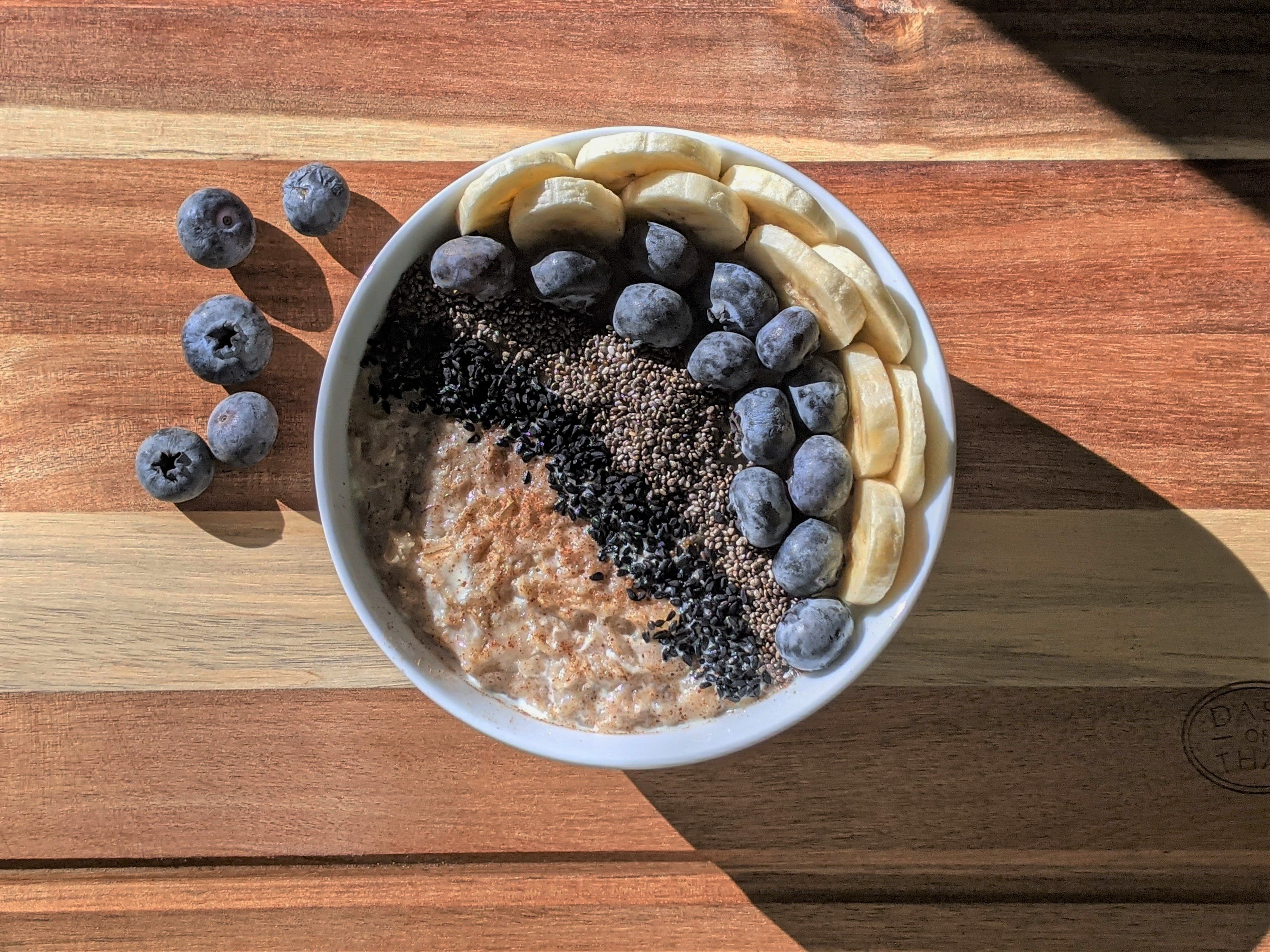 oatmeal with chia seeds, bananas, and blueberries