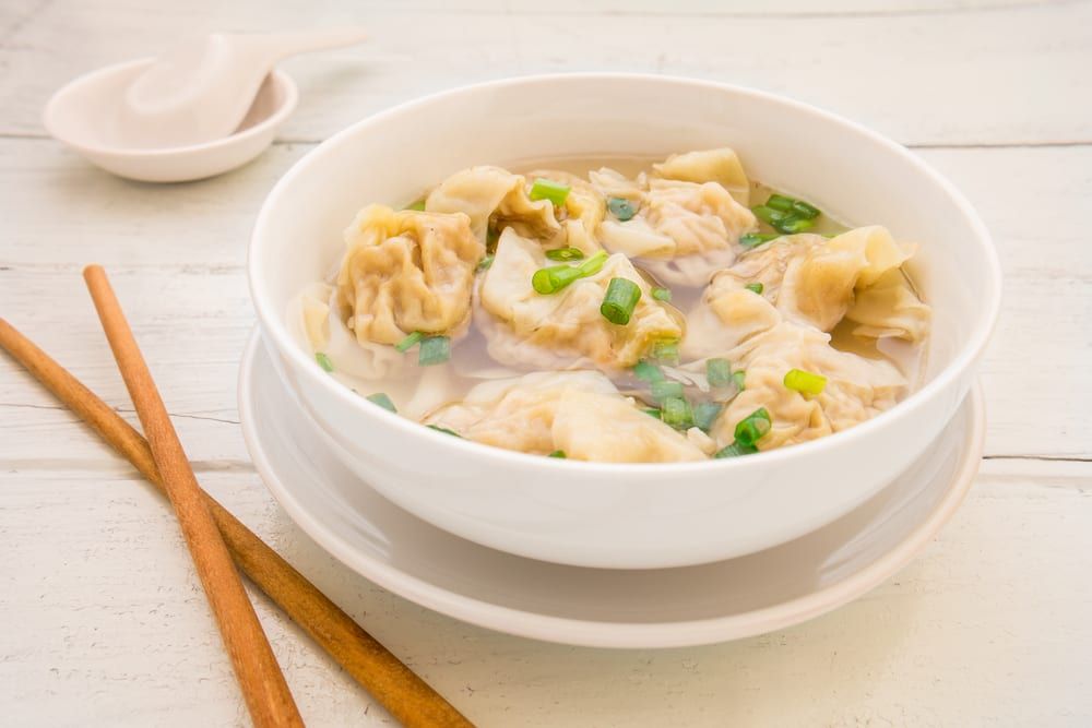 Shake up your next meeting with Chinese catering ideas like this one, wonton soup. 