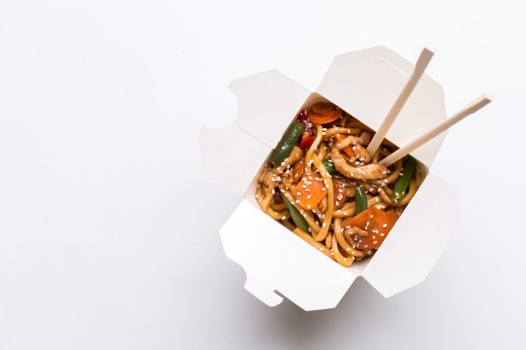 lo mein in a to go box
