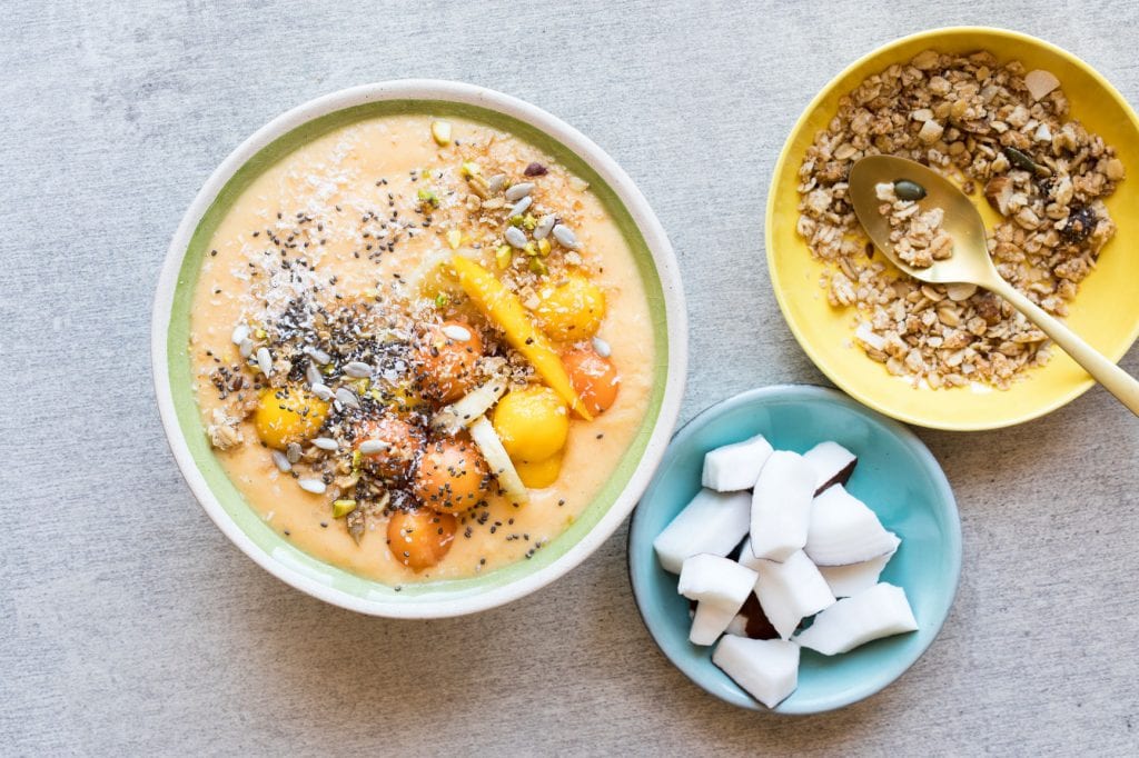 Food trends for millennials in the workplace: Smoothie bowls